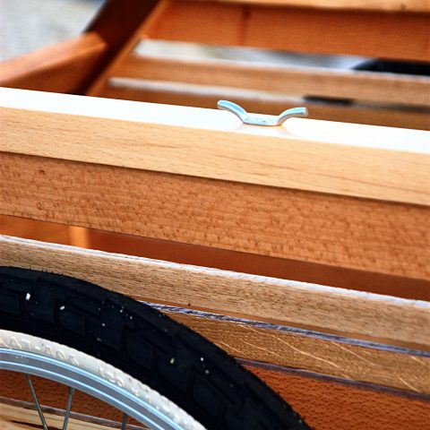 remorque vélo bois design hêtre et chêne inox roue 20 pouces
