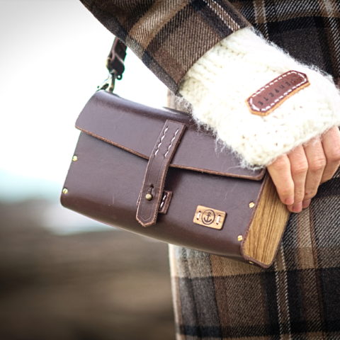 sac à main cuir et bois mitaine laine