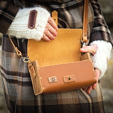 sac à main cuir tannage végétal et bois de chêne