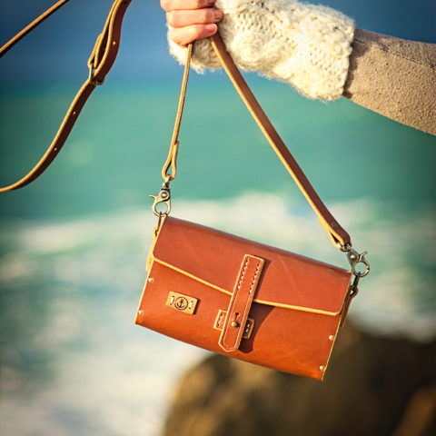 sac à main cuir tannage végétal et bois de chêne