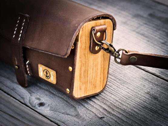 L'indispensable - Sac à main cuir et bois - couleur Miel, chocolat ou noir vintage. – Image 7