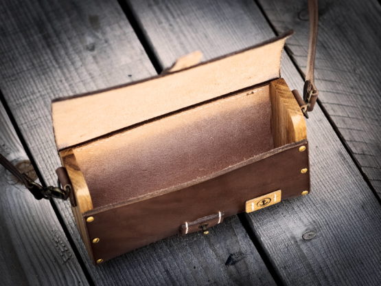 L'indispensable - Sac à main cuir et bois - couleur Miel, chocolat ou noir vintage. – Image 6
