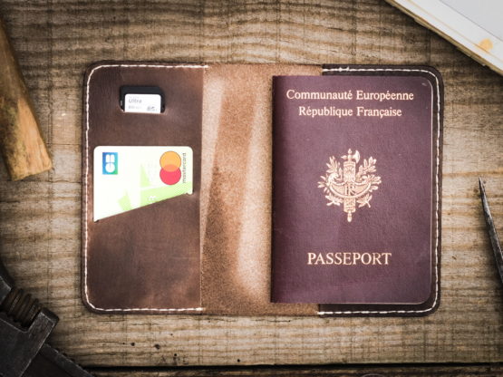 Voyageur - Porte passeport cuir - Chocolat – Image 6