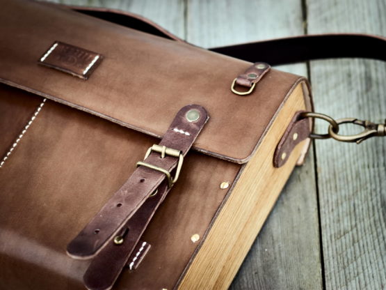 Cartable vélo cuir et bois - Chocolat, Miel ou Noir vintage – Image 6