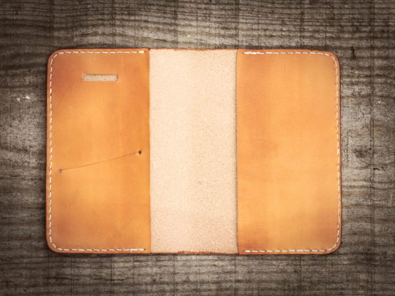 Voyageur - Porte passeport cuir - Miel – Image 7