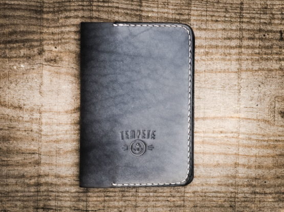 Voyageur - Porte passeport cuir - Noir Vintage – Image 5