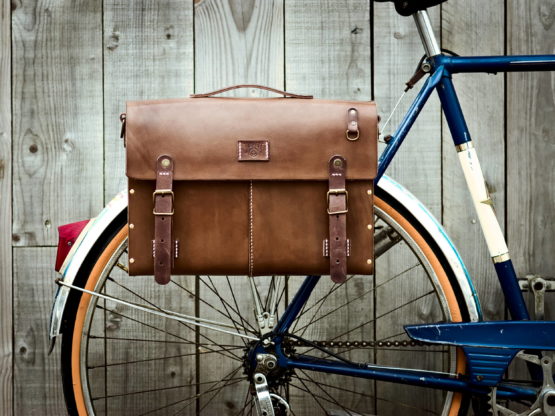 Cartable vélo cuir et bois - Chocolat, Miel ou Noir vintage – Image 3