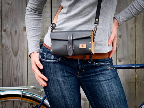L'indispensable - Sac à main cuir et bois - couleur Miel, chocolat ou noir vintage. – Image 15