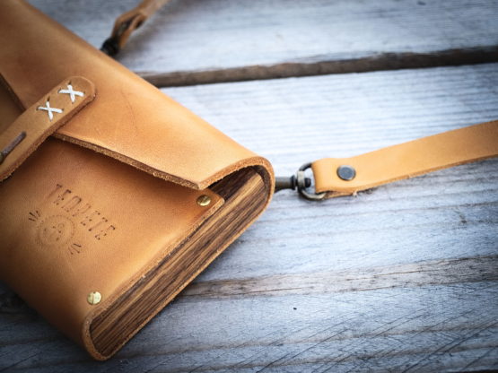 Le Reporter - Pochette cuir et bois - Miel – Image 8