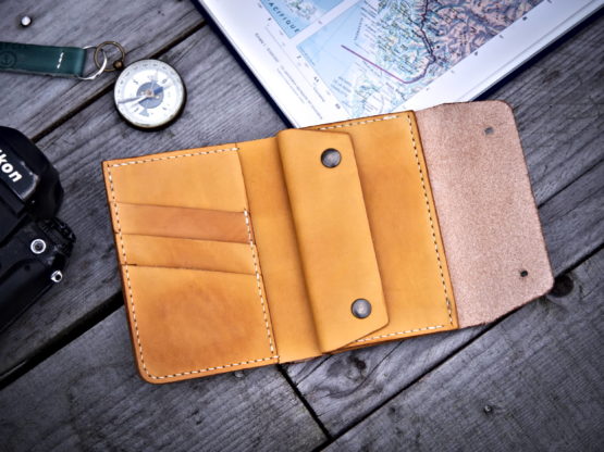 steppe - Portefeuille cuir - couleur miel, chocolat ou noir vintage